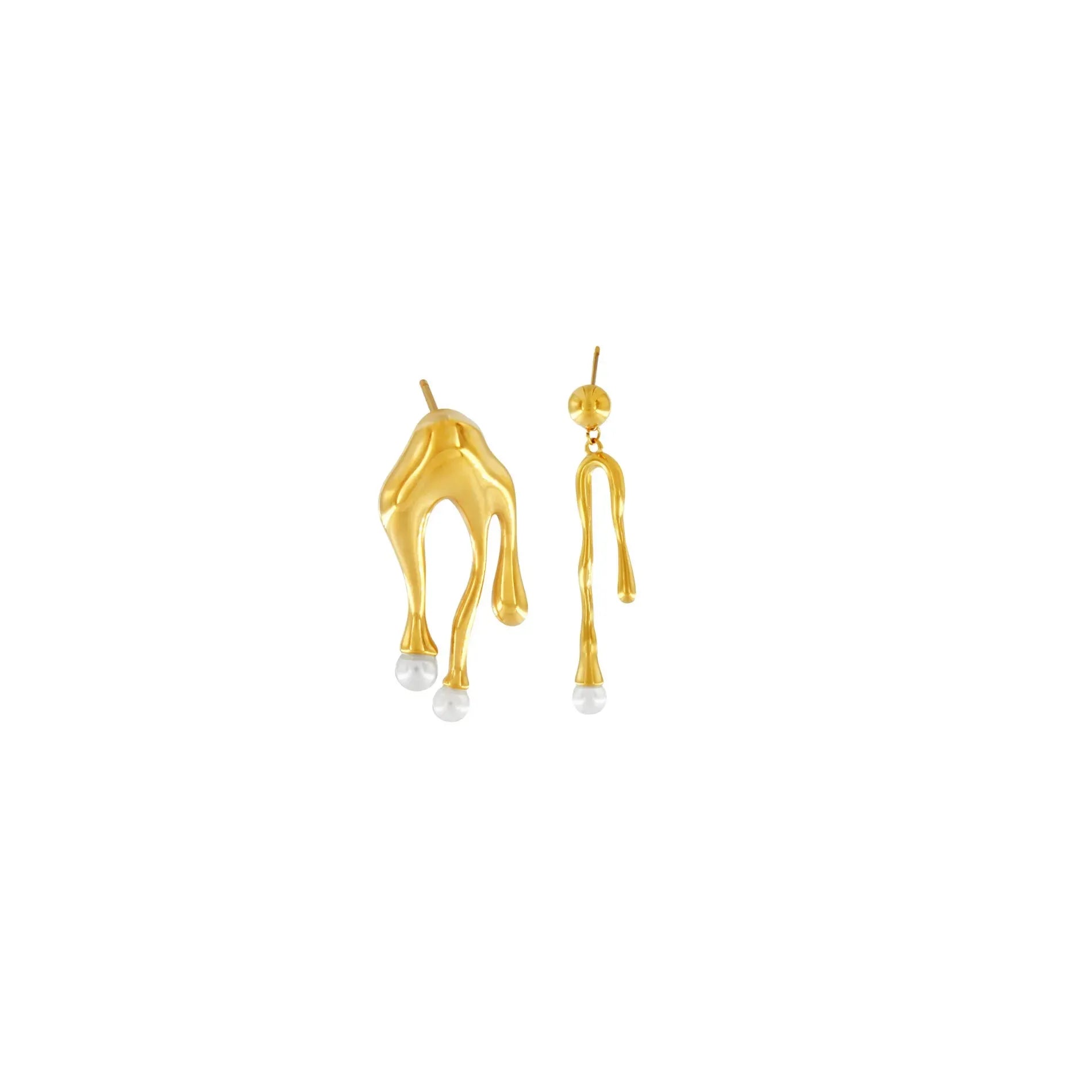 Maëlys Waterproof Assymetrical Lucky Pearl Earring 18K Gold Plating